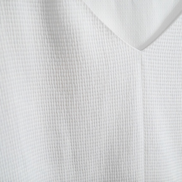 CLUB MONACO - V-Neck Relaxed Fit Top - Size M - Picture 3 of 4